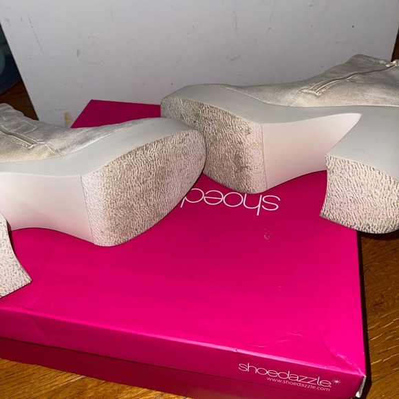 White platform boot - Picture 6 of 6